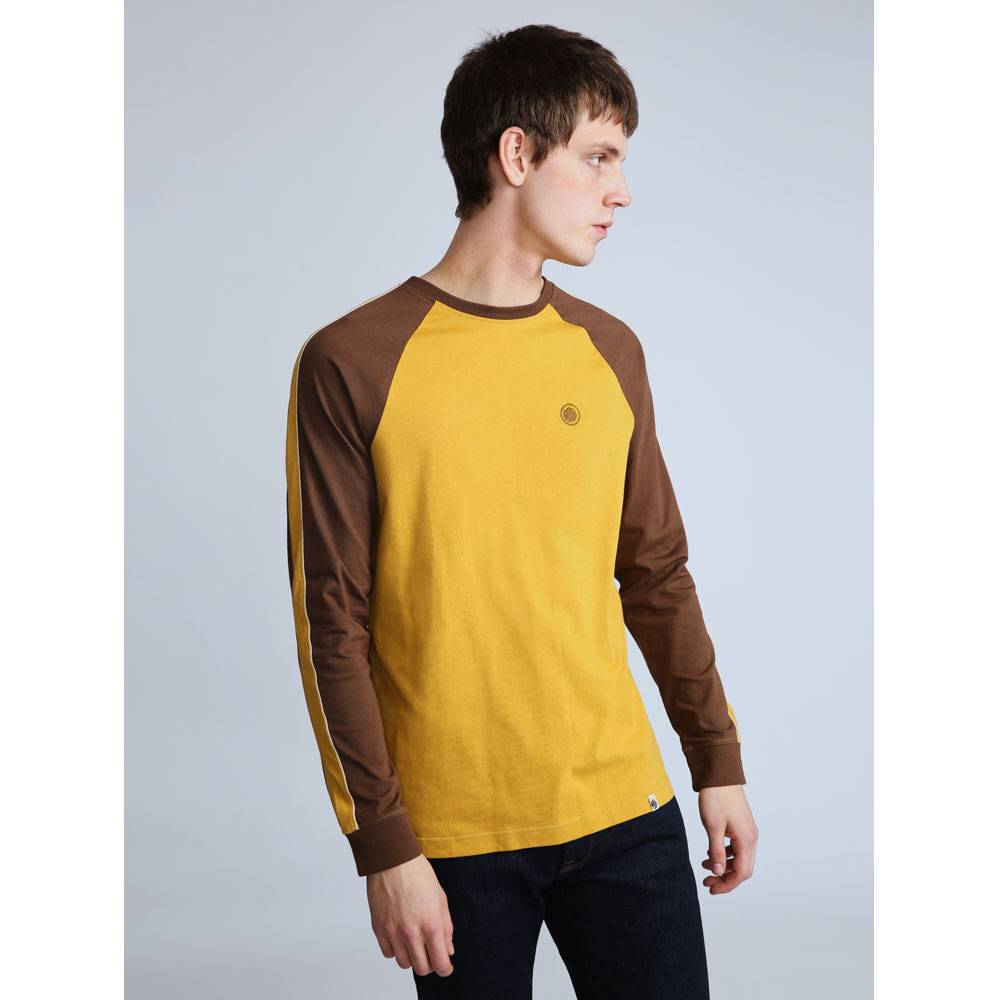 https://www.prettygreen.com/media/__sized__/products/S9GMU15000023-MUSTAR-CONTRAST-COLOUR-RAGLAN-T-SHIRT-02-thumbnail-1560x1560-70.jpg